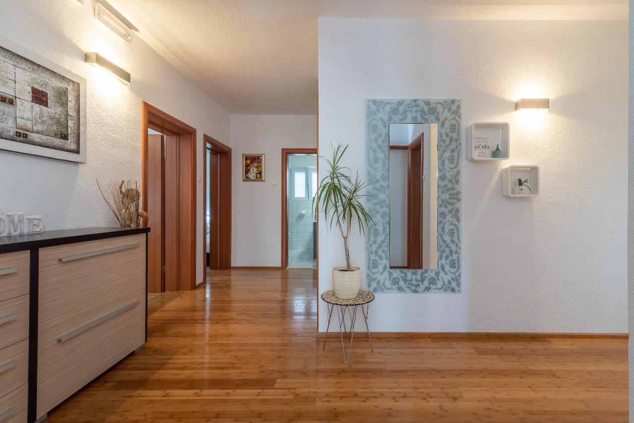 Apartments Fani Trogir Exterior photo